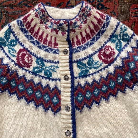 Vintage Woolrich button up sweater. - Picture 6 of 16